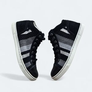 UGG Australia Women's Taylah Woven Silver Suede Sneaker metallic